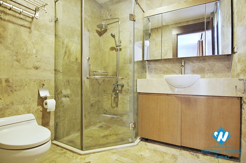 Spacious 3-bedroom apartment with lake view in Ho Tay